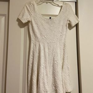 White short sleeve dress